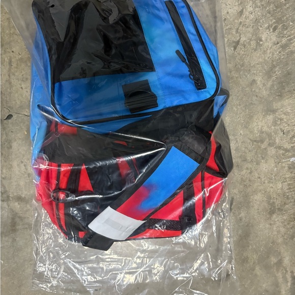 BNIB Gatorade Duffel Bag - Picture 7 of 7